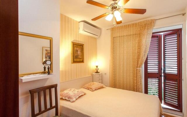 Holiday Home Bugenvilija