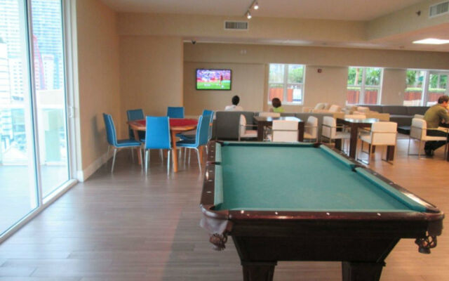 Lyx Miami Suites