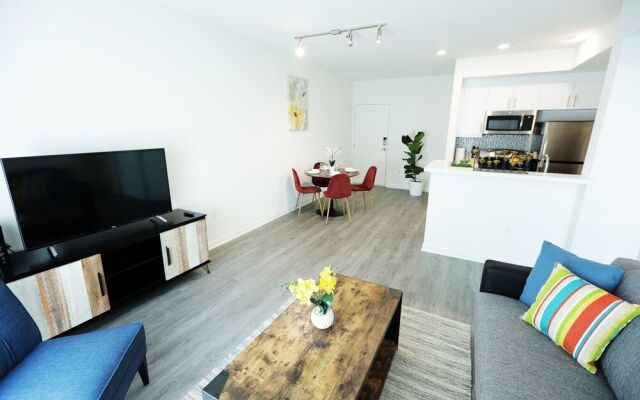 Hollywood Metropolitan Residences