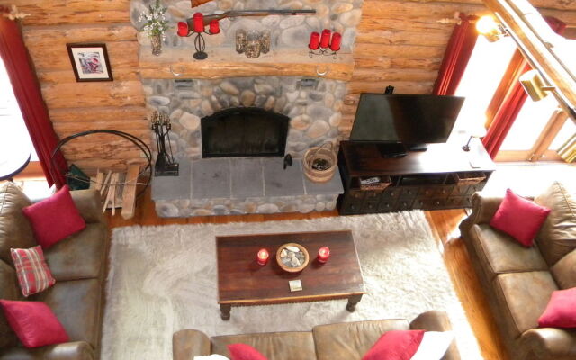 Rose And Goat Retreat - Mountain View Apartment