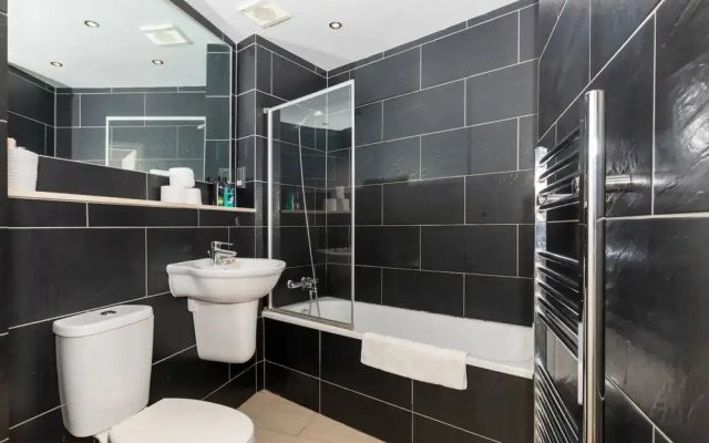 Radiant 2 Bedroom Apartment in East London