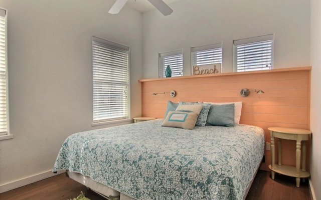 Vista Grande 932 by RedAwning