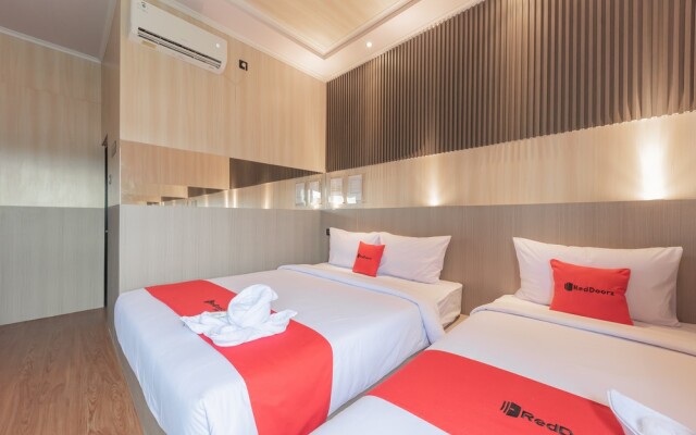 RedDoorz near Exit Toll Sirkuit Sentul