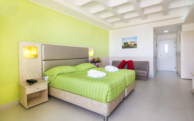 Kouros Palace Hotel
