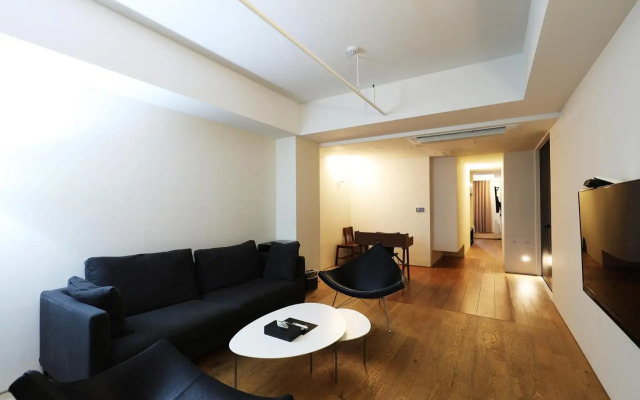 Hotel 498