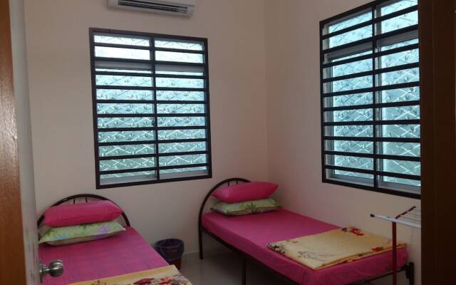 Samsiah Guest House Taman Yayasan