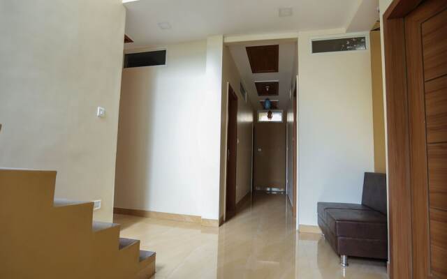 OYO 16163 Hotel Shri Hari