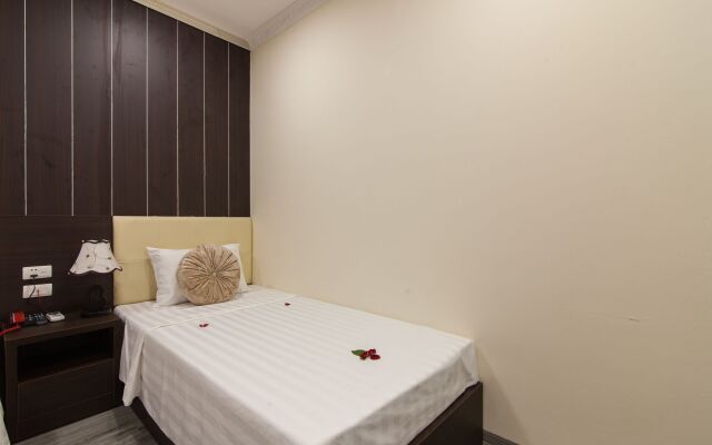 Hanoi Elpis Hotel