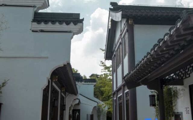 Yebo Qinhuai Water Street Hotel (Nanjing Confucius Temple)