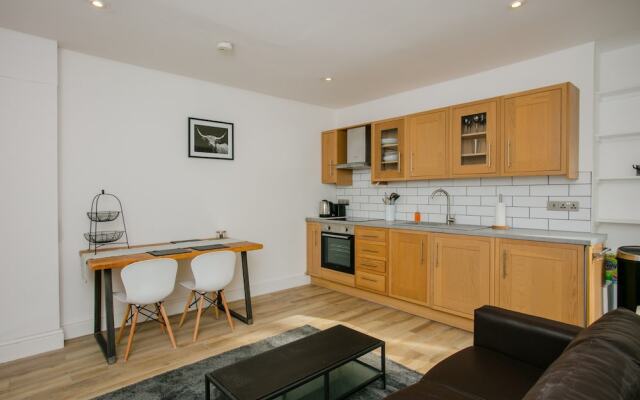 Modern 1 Bedroom Apartment in Wandsworth Road