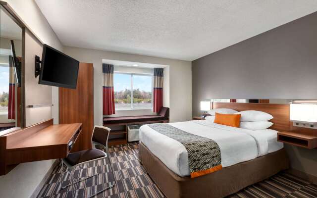 Microtel Inn & Suites by Wyndham Tifton