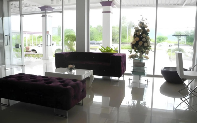 Phet Cha-am Plaza & Resort