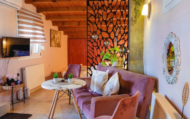 Attic Suite in Alykes