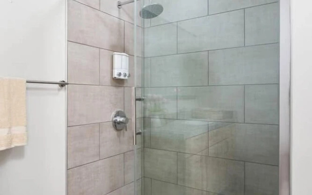 Upscale 3BR Penthouse by CozySuites