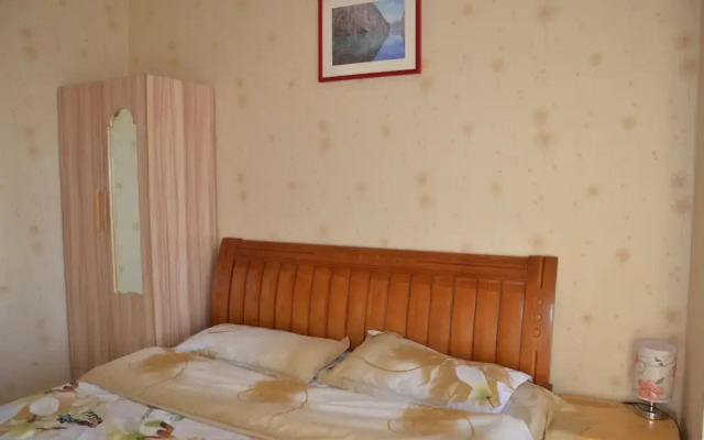 Lan Zhou Long Shang Rain Fall