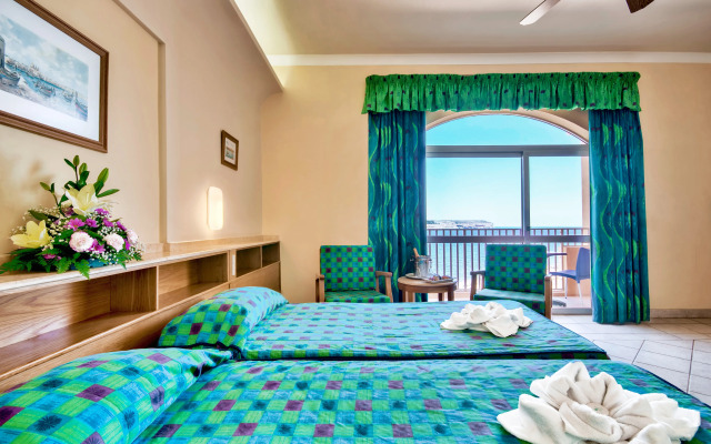 Paradise Bay Resort