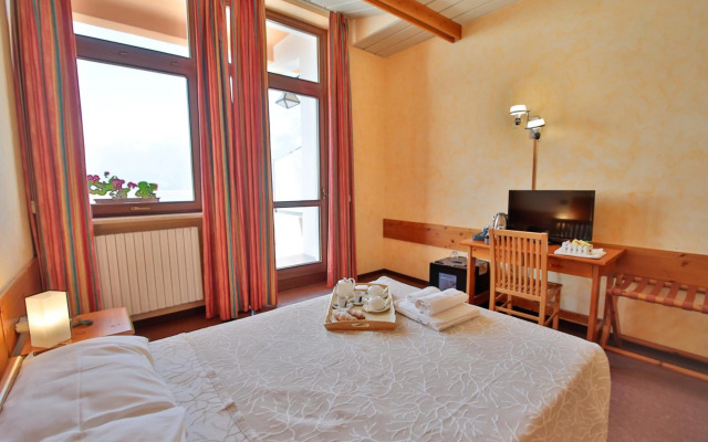 Pràcatinat Hotel & Restaurant