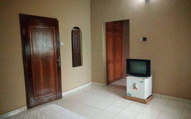 De Lawrence Court and Suites Abeokuta