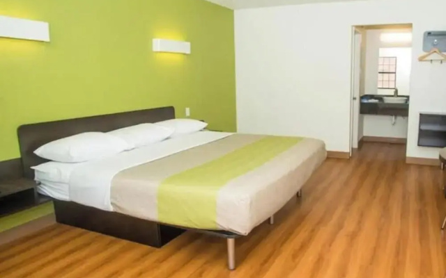 Inn And Suites Palestine