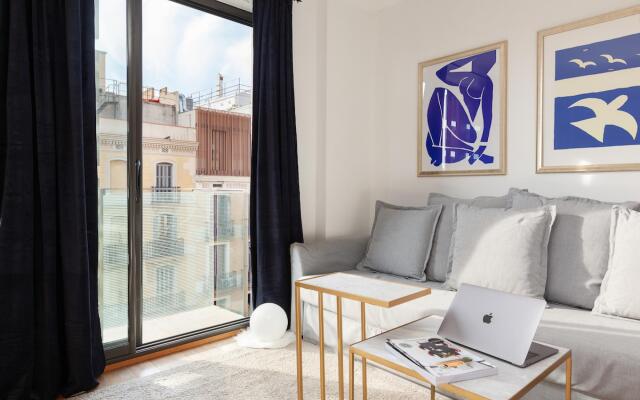MARIA · Stylish 2 BR apartment with private roof terrace