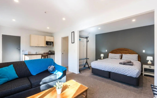 Modern Private Apartment