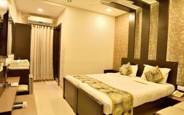 Sea Shell Residency  (Opp US Consulate).