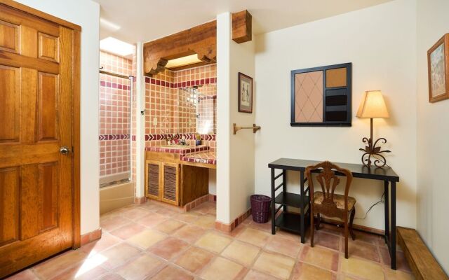 Loba Luna Bed & Breakfast