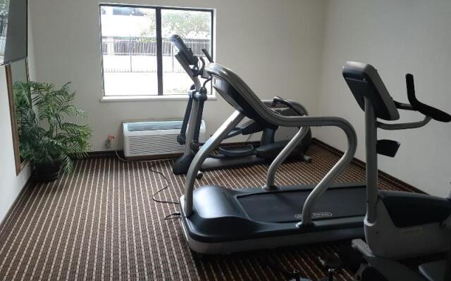 OYO Townhouse Houston Airport North