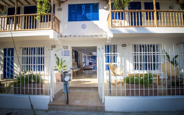 Casa del Puerto Hostel & Suites