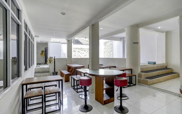 OYO 3950 The Ratna Hotel