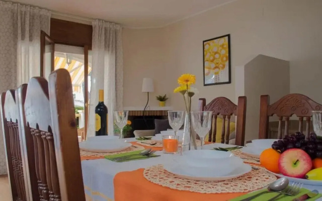 Nice Home see French Title