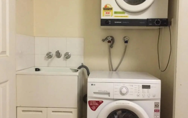 Cairns City Garden Apartment