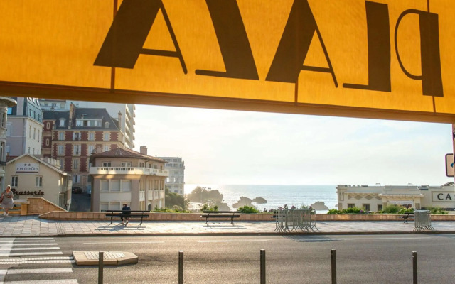 Hotel Plaza Biarritz Plage - Handwritten Collection