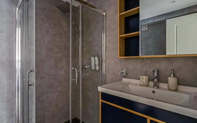 Sanders Center - Lovely Studio Apartment