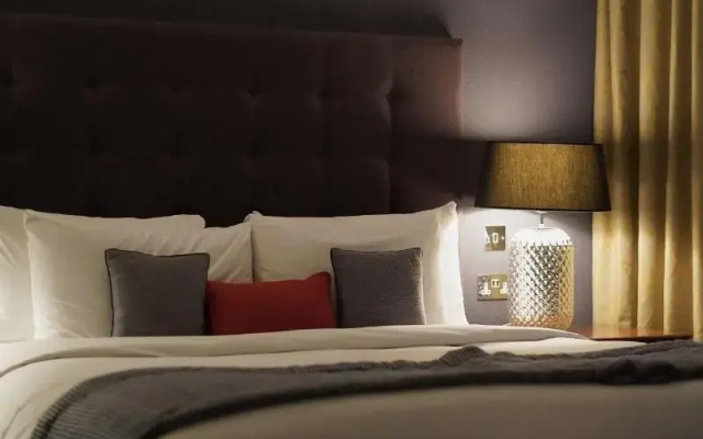 Renaissance London Heathrow Hotel