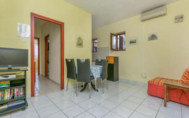 Apartments Mari-30m from the sea