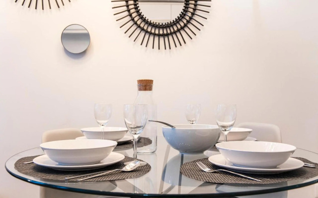 Elegant & Bright Flat by LovelyStay