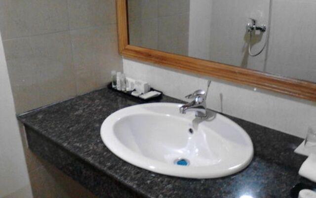 Silver Green Hotel