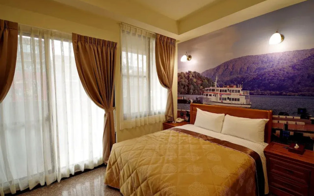 Lucky Hotel