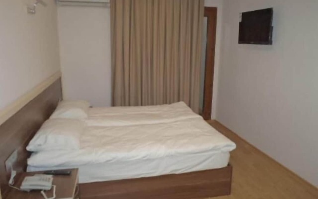 Merkez Otel