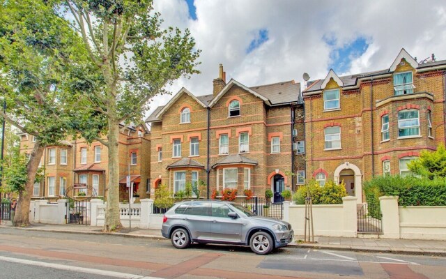 Elegant Apartment in London near Thames River