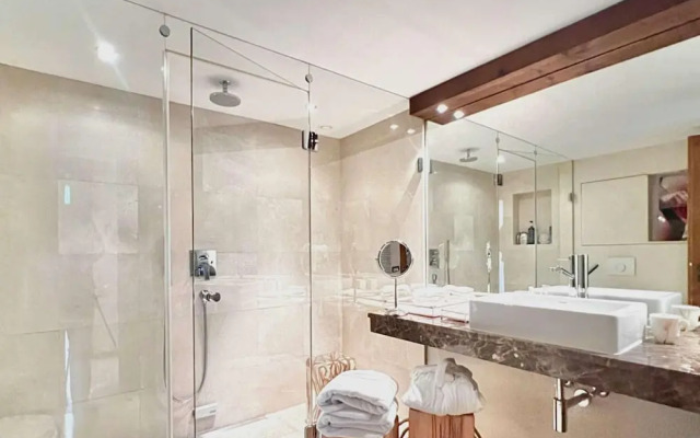 7-bedroom Chalet With Private Pool