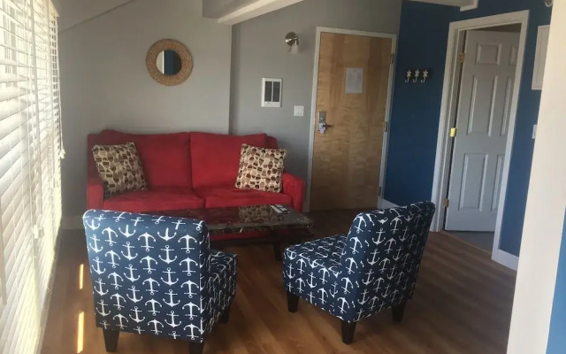 Harborline Hotel