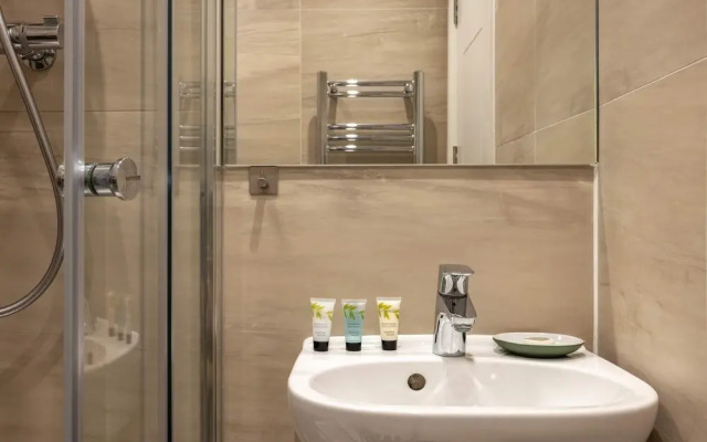 Royal Vibes in Kensington