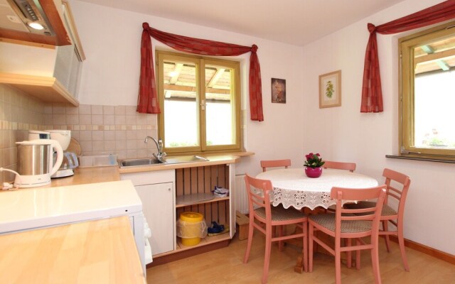 Cosy Apartment in Neukirchen near Krimmler Waterfalls