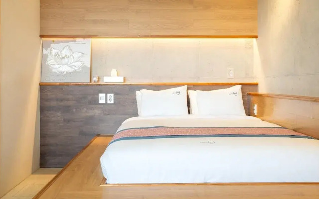 Gyeongju Luna Piena Poolvilla