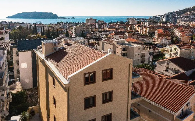Arvala Apartments