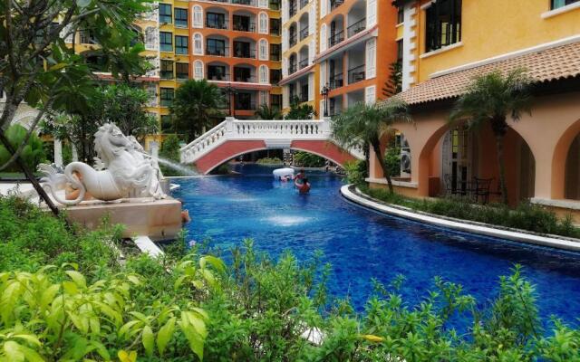 Venetian Signature Condo by Immy