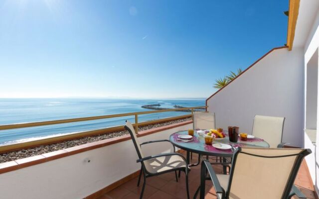 Roses Holiday Center 37940