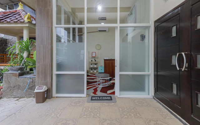 RedDoorz Syariah near Universitas Jember